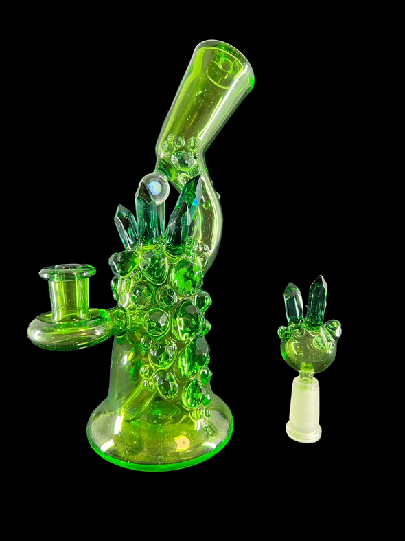 Northern Waters Glass Crystal Cluster Rig W/ Matching Bubble Cap (Green)