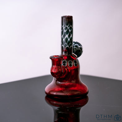 Natrix Glass Red Black Banger Hanger: Dual-Color Rig, 14mm Joint, Durable Design, Statement Piece, Red and Black